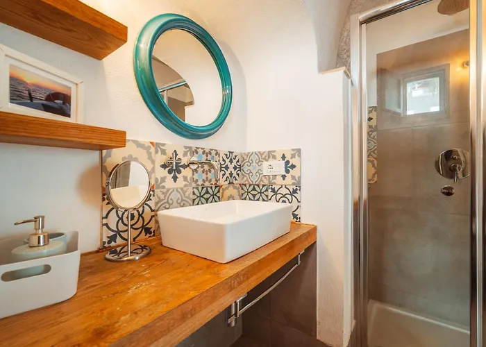 Poseidonia - Housea *